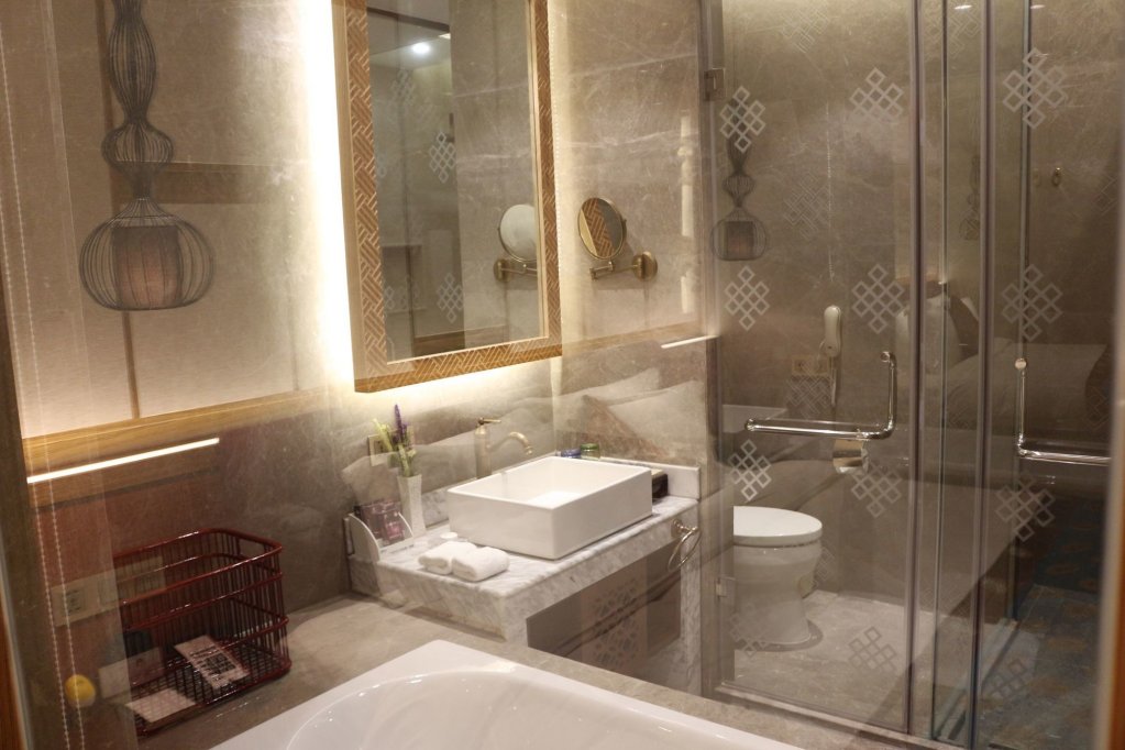 Фото St. Potala Hotel