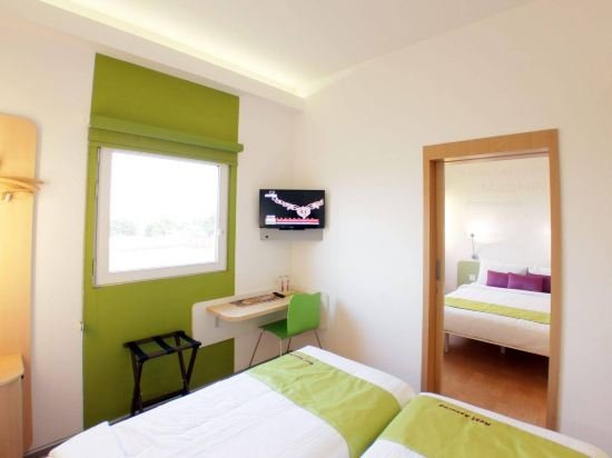 Фото Holiday Inn Express Ahmdabad Prahlad Nagar, an Ihg Hotel
