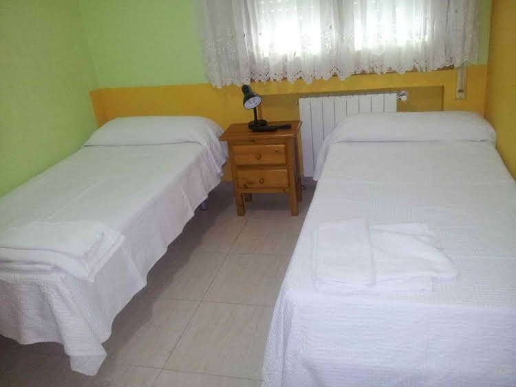 Фото Hostal Asador Julian Brunete