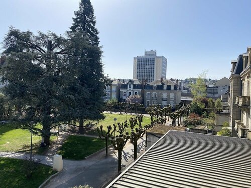 Гостиница Hotel La Reserve de Brive в Брив-ла-Гайярде