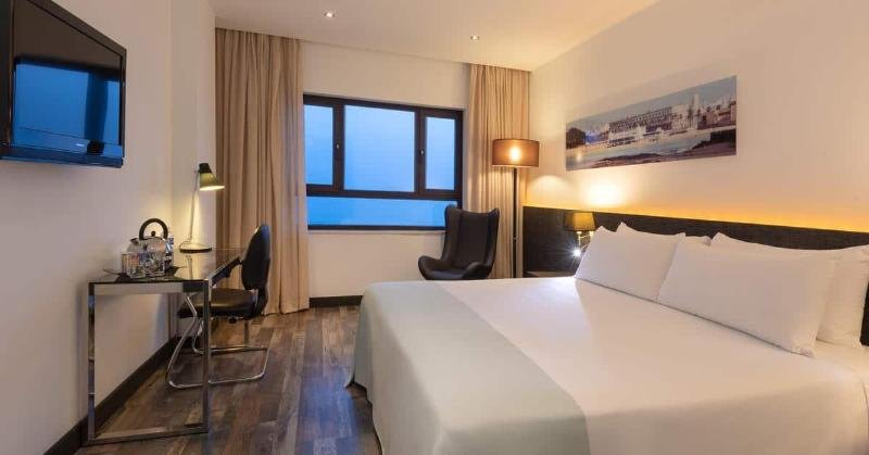 Фото Hotel Cádiz Paseo del Mar Affiliated by Meliá