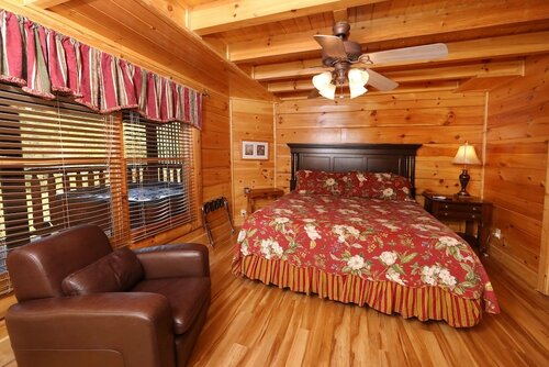 Жильё посуточно Mayberry - Three Bedroom Cabin