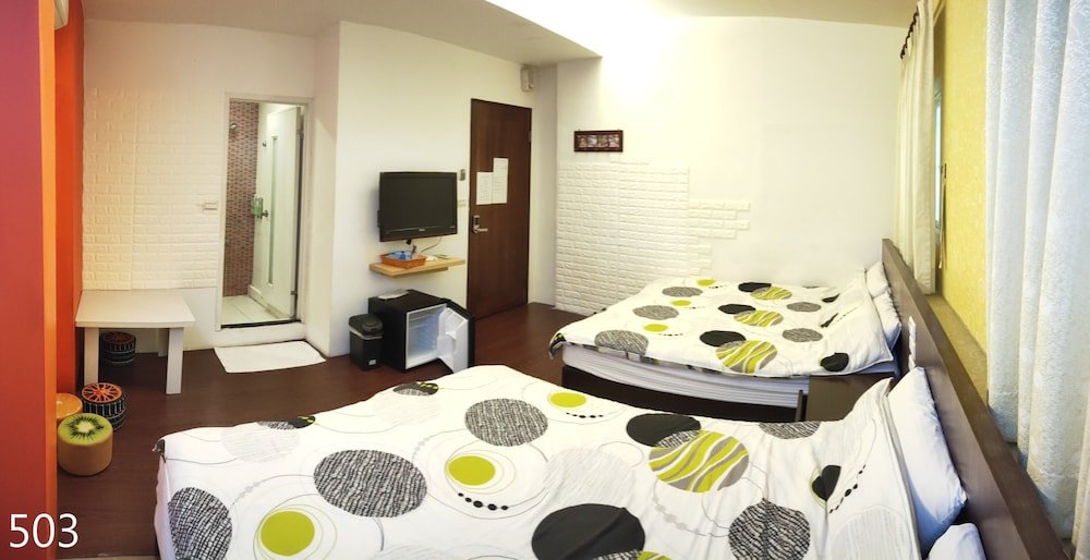 Фото Come and Play Guesthouse