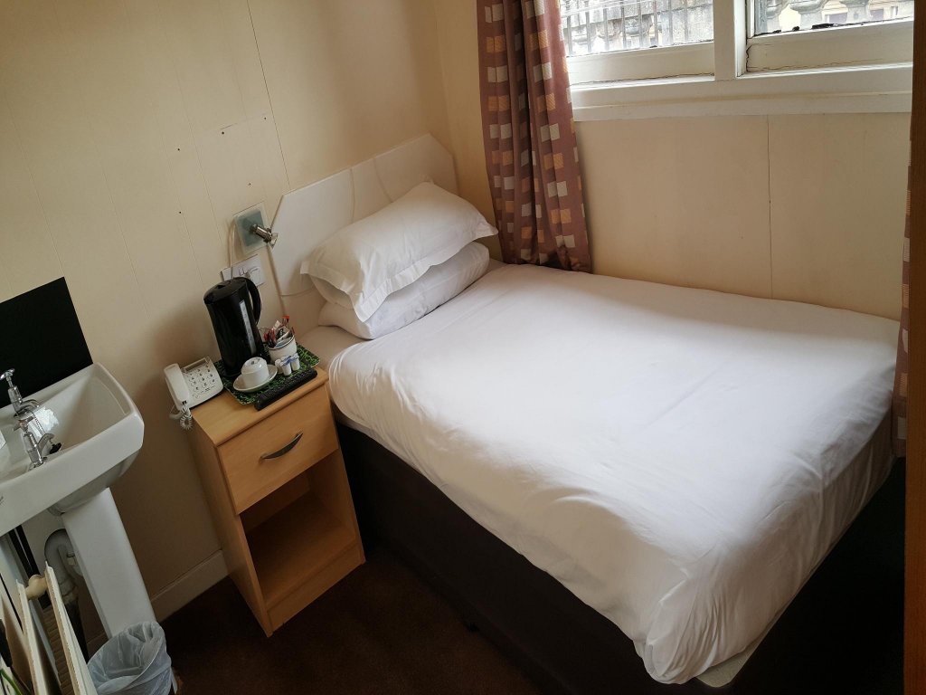 Фото McLays Guest House