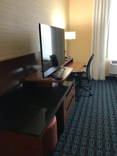 Фото Fairfield Inn & Suites Jeffersonville I-71