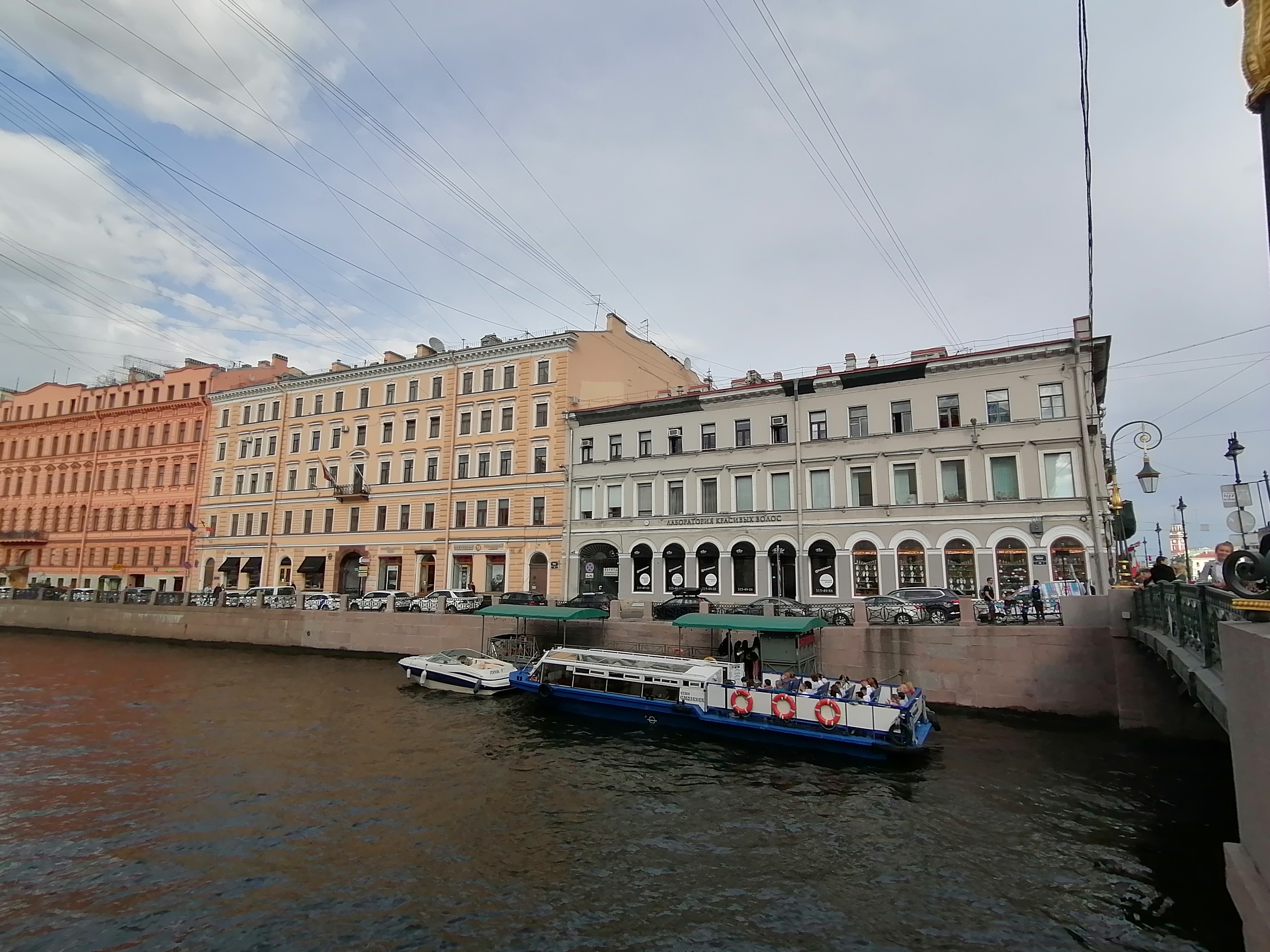 Фото У Эрмитажа