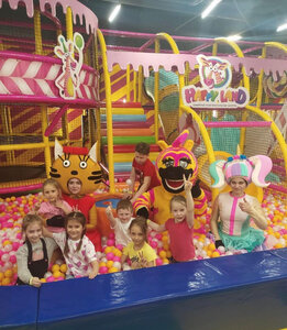 Happy Land (ploshchad Lenina, 5), entertainment center