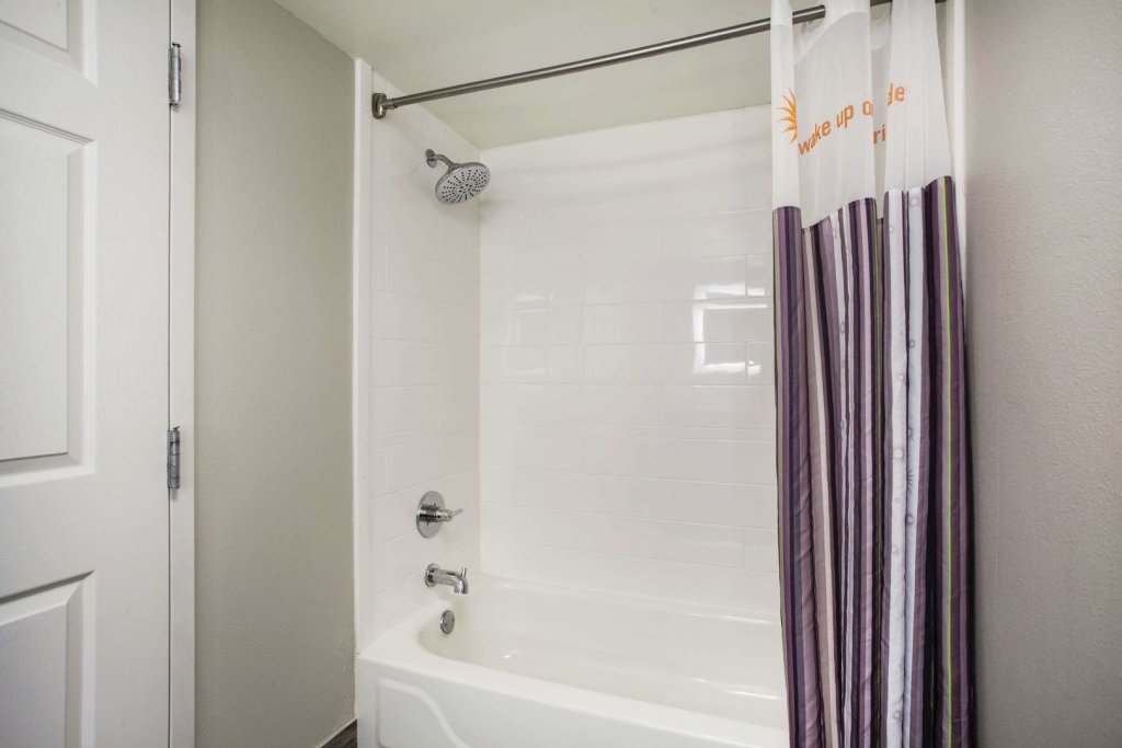 Фото La Quinta Inn & Suites by Wyndham Clearwater South