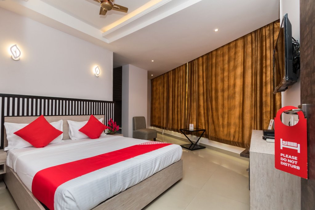 Фото Oyo 10614 Hotel Glassotel