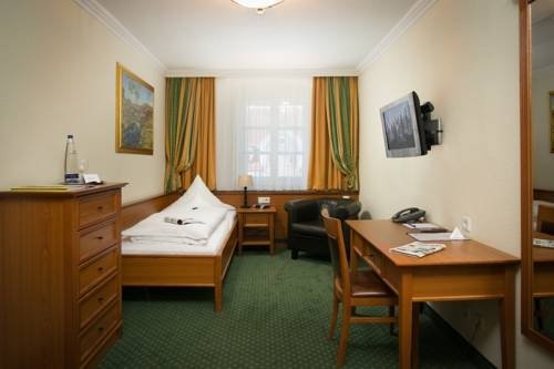 Фото Hotel - Gasthof Höttl