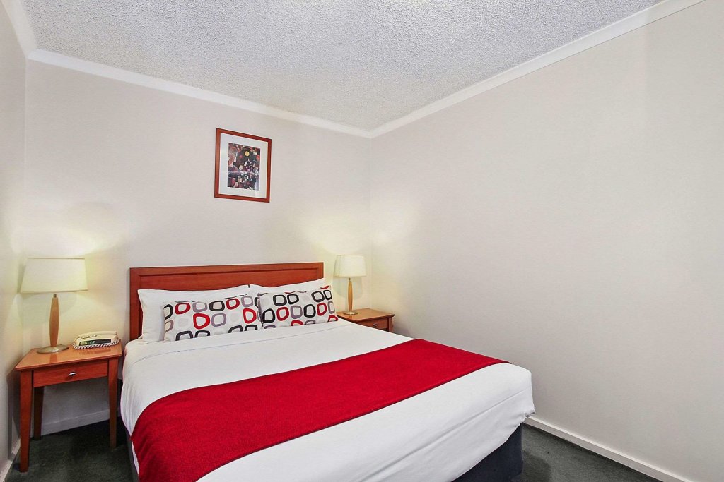 Фото Knox International Hotel & Apartments