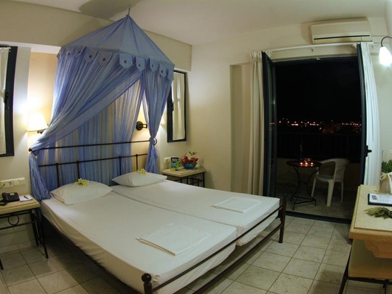 Фото Golden Bay Hotel Apartments