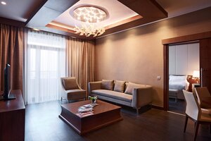 Renaissance Minsk Congress Hotel & SPA Center (Dziarzhynskaga Avenue, 1Е) ، فندق