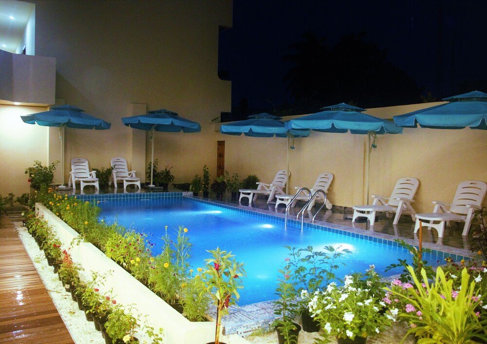 Фото отеля 1