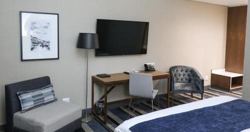 Фото Mayfair Hotel