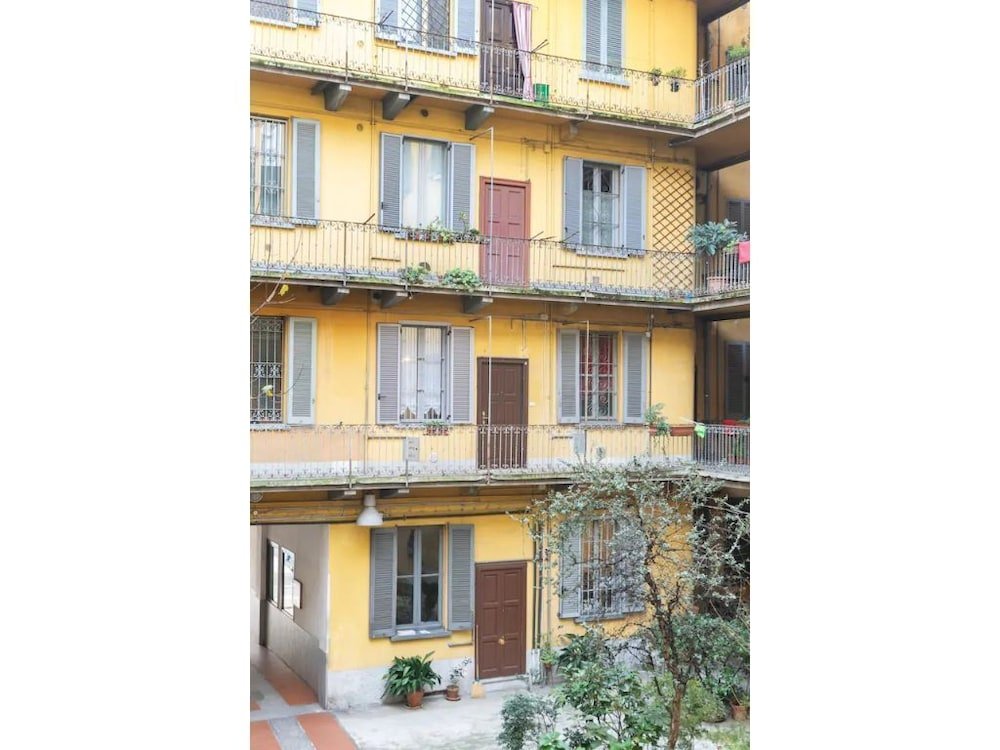 Фото Bright Apartment in De Angeli near Subway