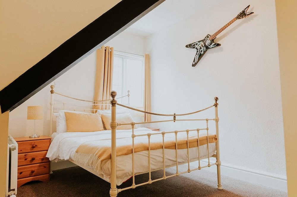 Фото The Saddle Inn