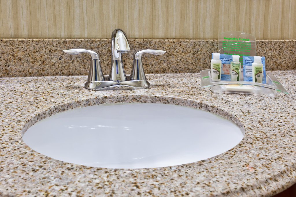 Фото Holiday Inn Charleston Riverview, an Ihg Hotel