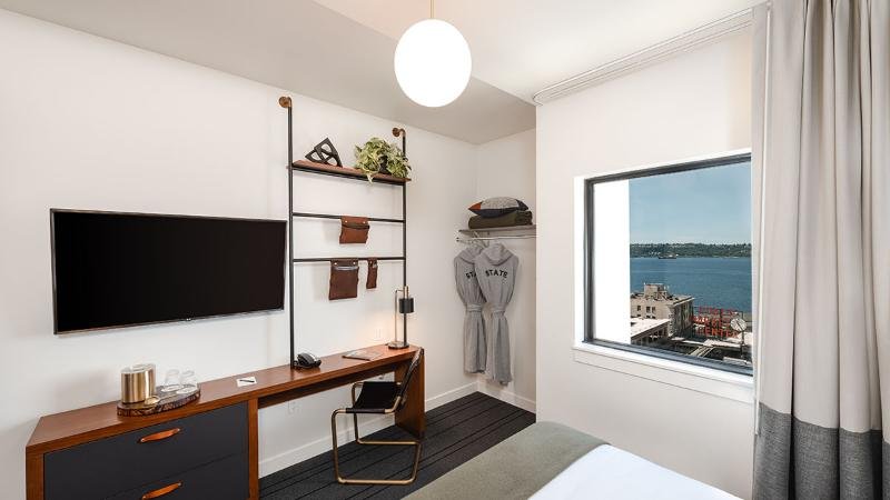 Фото The State Hotel