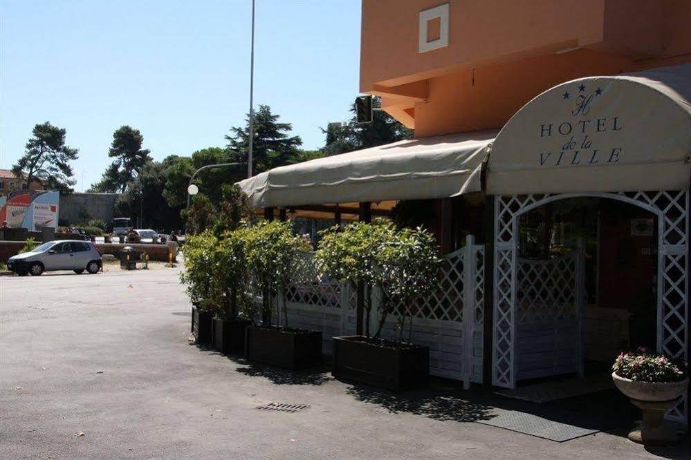 Фото Hotel De La Ville