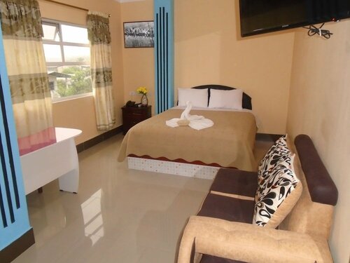 Гостиница Hostal Platinum Class в Нуэва-Лоха