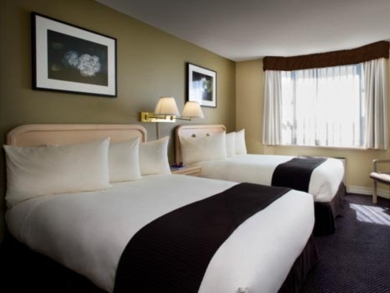 Фото Best Western Plus Vancouver Airport Hotel