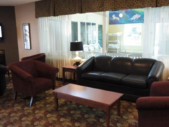 Фото Super 8 Edmonton South