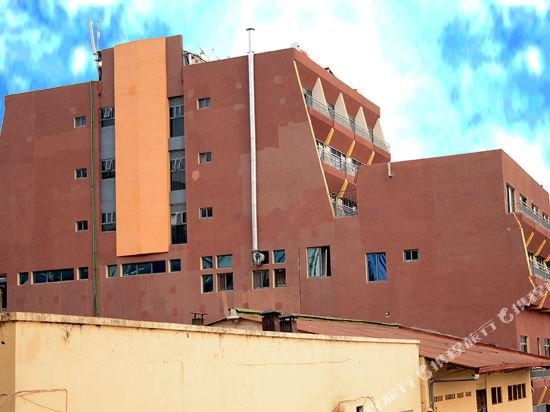 Фото La Posh Hotel