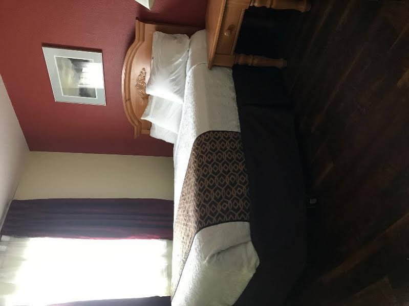 Фото Americas Best Value Inn & Suites Anchorage Airport