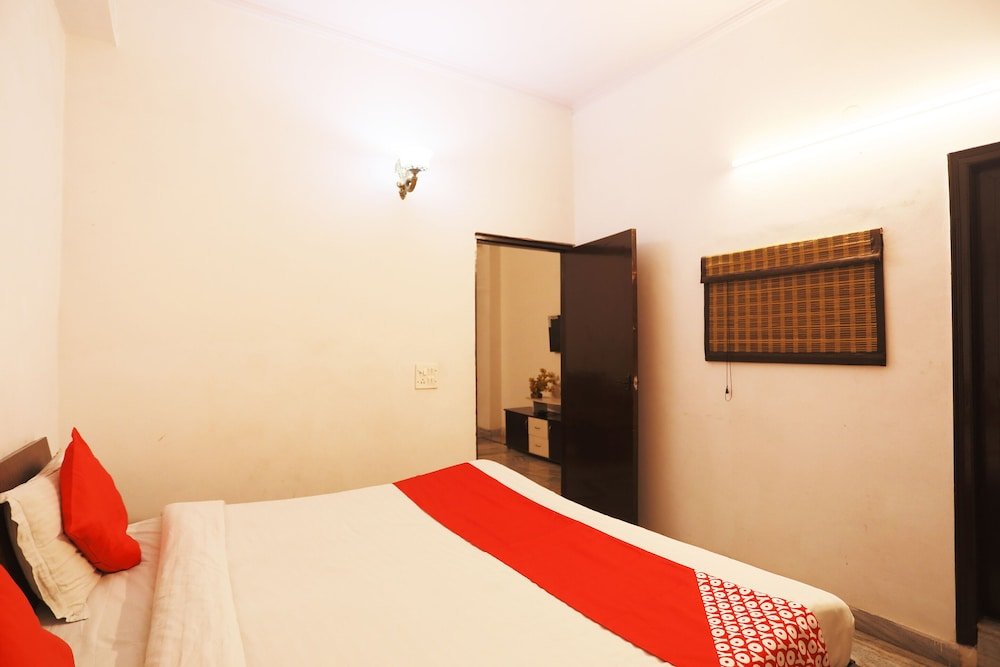 Фото Oyo 14654 Brs Homes