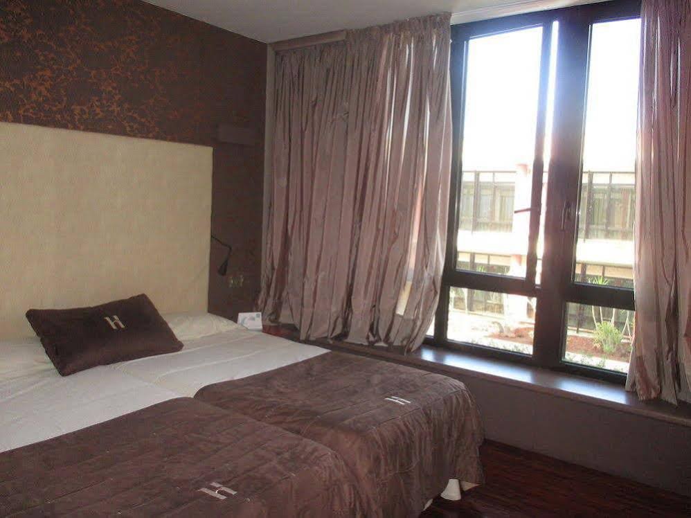 Фото Hotel Escuela Santa Cruz