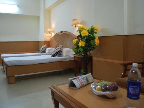 Фото Hotel Atithi