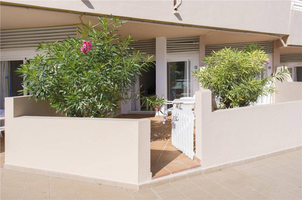 Фото Playa Bella Beach Apartments