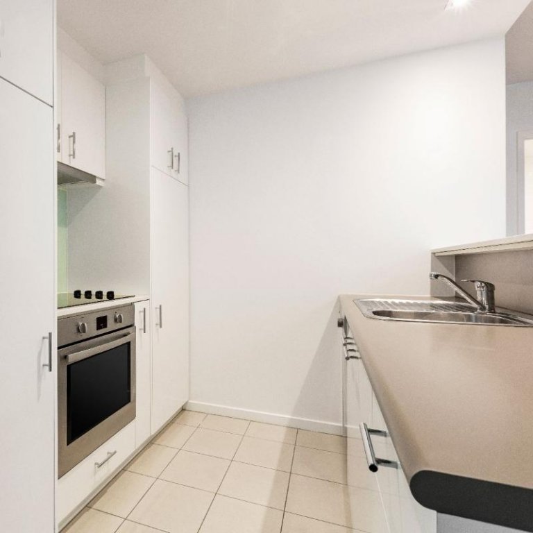 Фото Brady Apartment Hotel Flinders Street