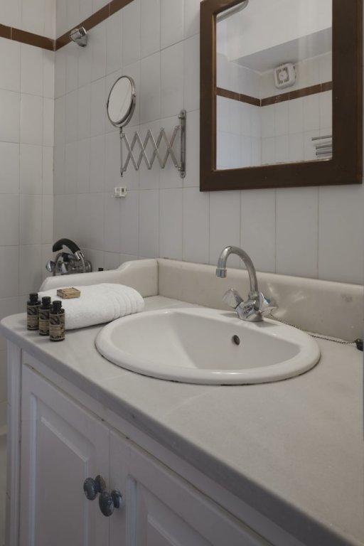 Фото Allure Breeze Suites