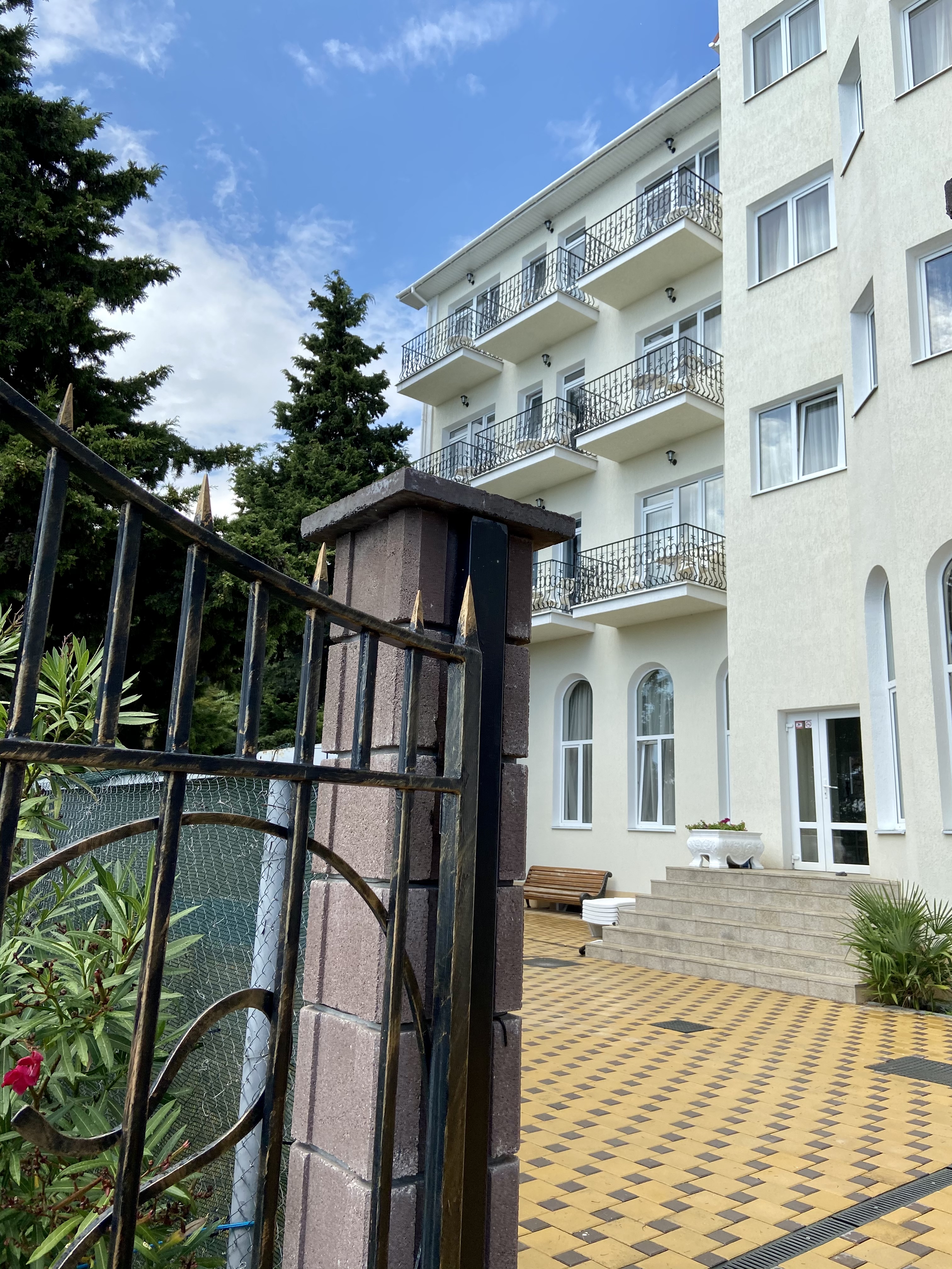 Фото отеля 2