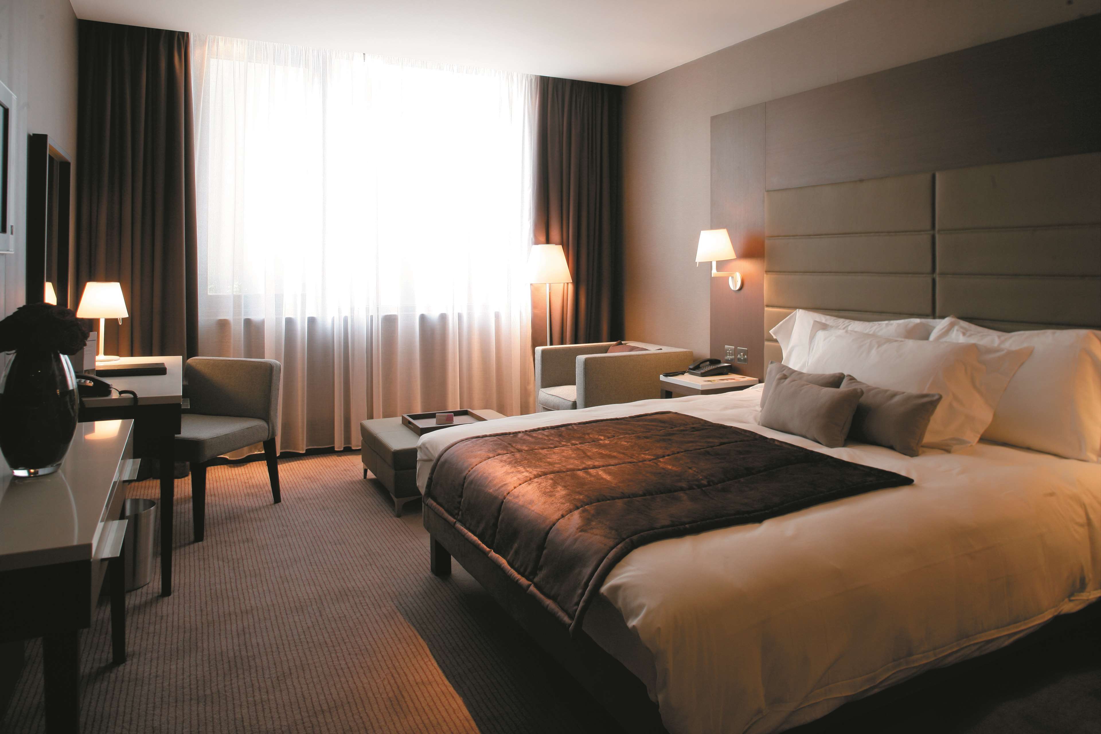 Фото Radisson Blu Royal Hotel, Dublin