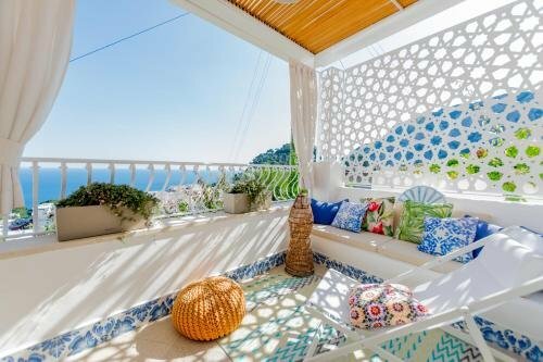 Гостиница Suite Belvedere Capri Home Design And SPA в Капри