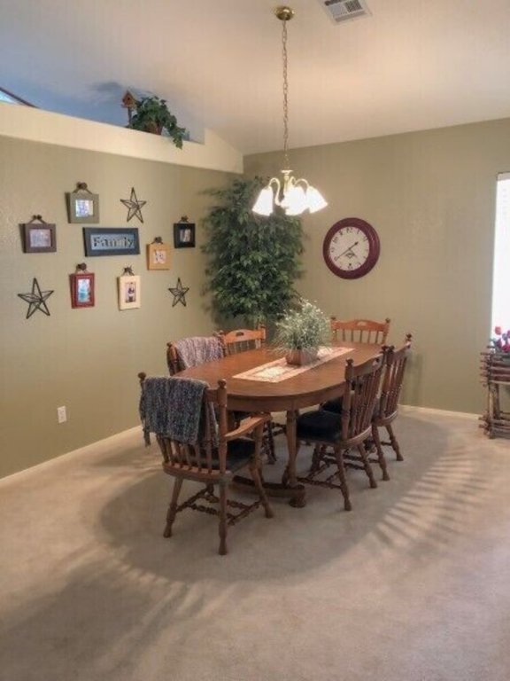 Фото Mike Stubbs Home 3 Bedrooms 2 Bathrooms Home