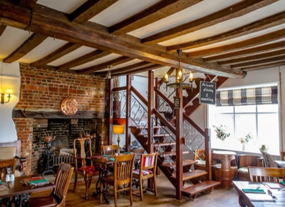 Фото The White Horse Inn