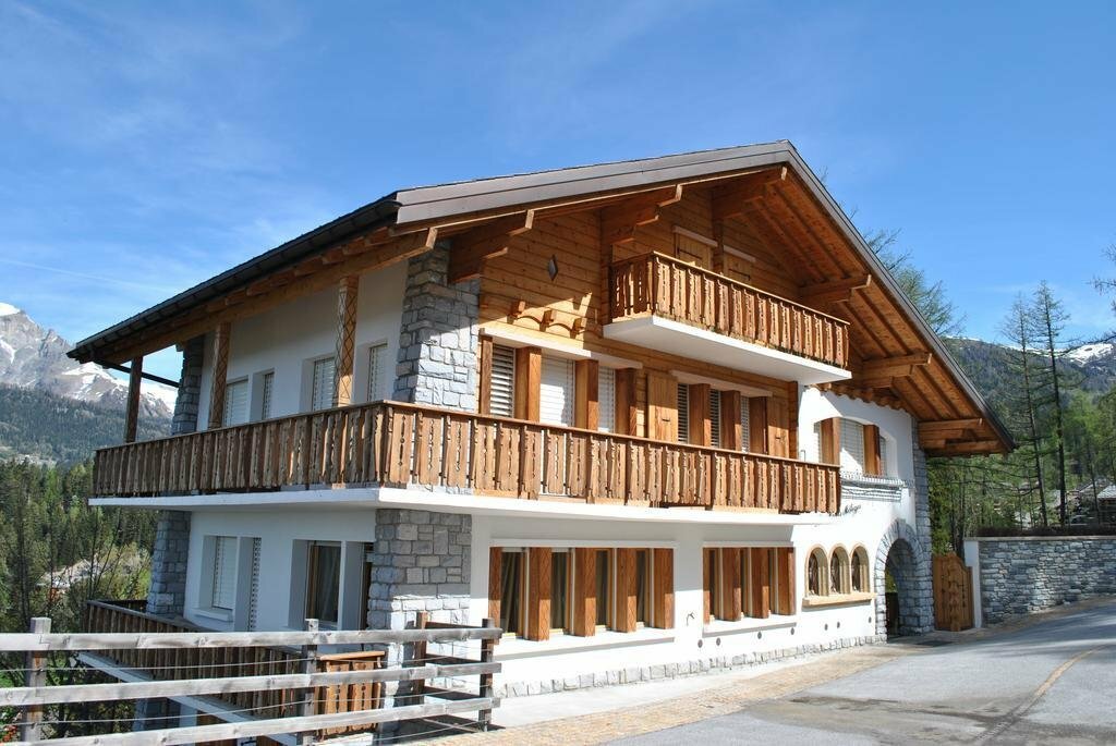 Hotel Les Petits Mélèzes, Valais, photo