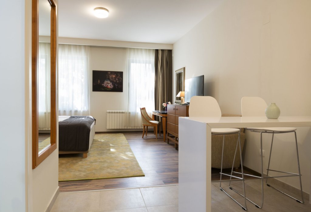 Фото Hotel Avalon