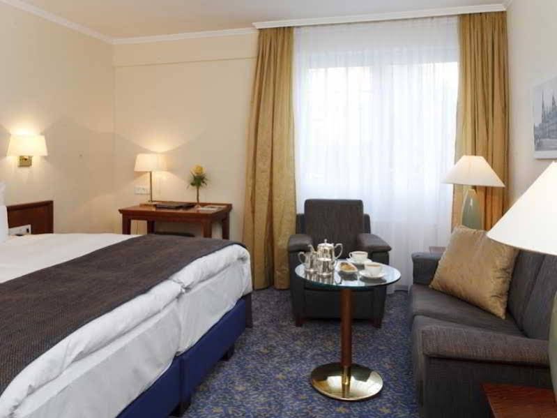 Фото Hotel Oranien Wiesbaden