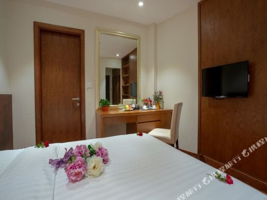 Фото My Hotel Universal Hanoi