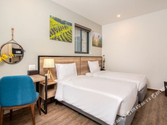 Фото Golden Lotus Central Hotel