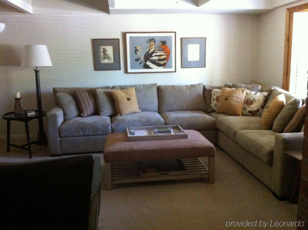 Фото Chateau Blanc Condominiums