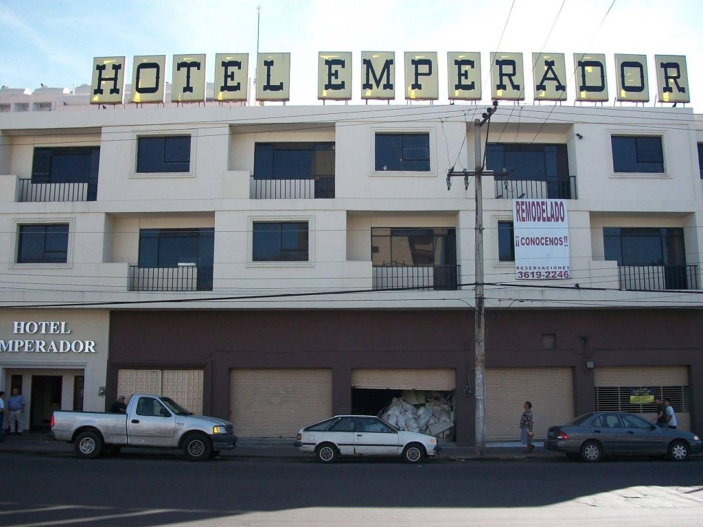 Фото отеля 1