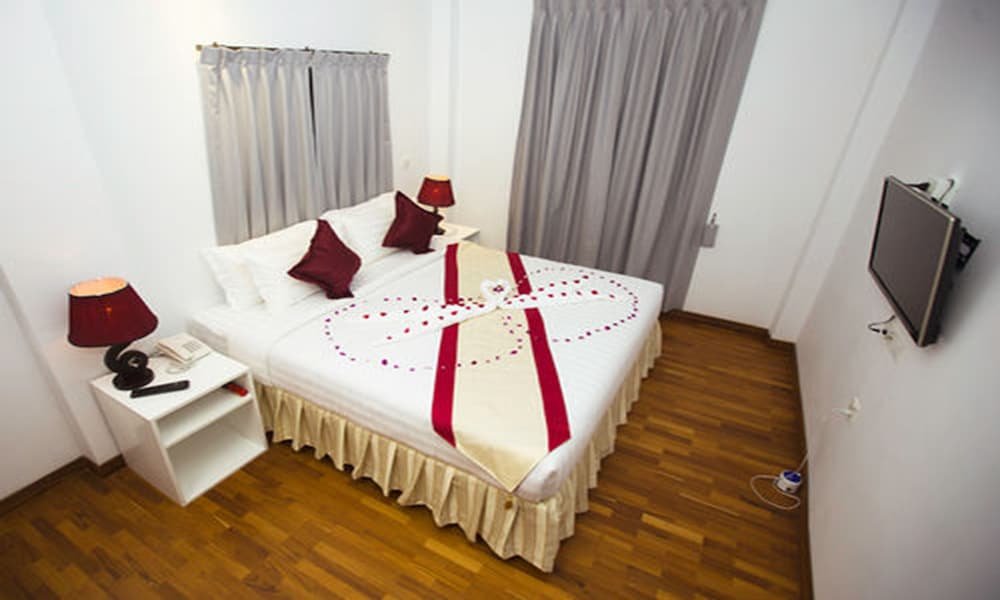 Фото Wh Hotel & Service Apartment