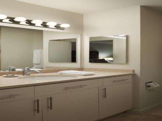 Фото Aka White House