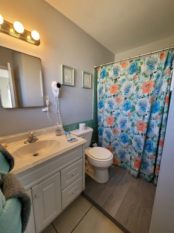 Фото Hideaway Waterfront Resort & Hotel